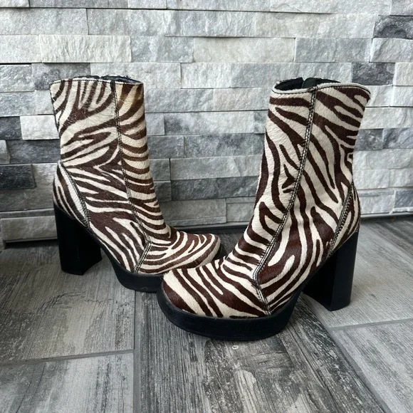 90’s Steve Madden Zebra  Haircloth  Ankle  Retro Boots Size 10B - Picture 3 of 14